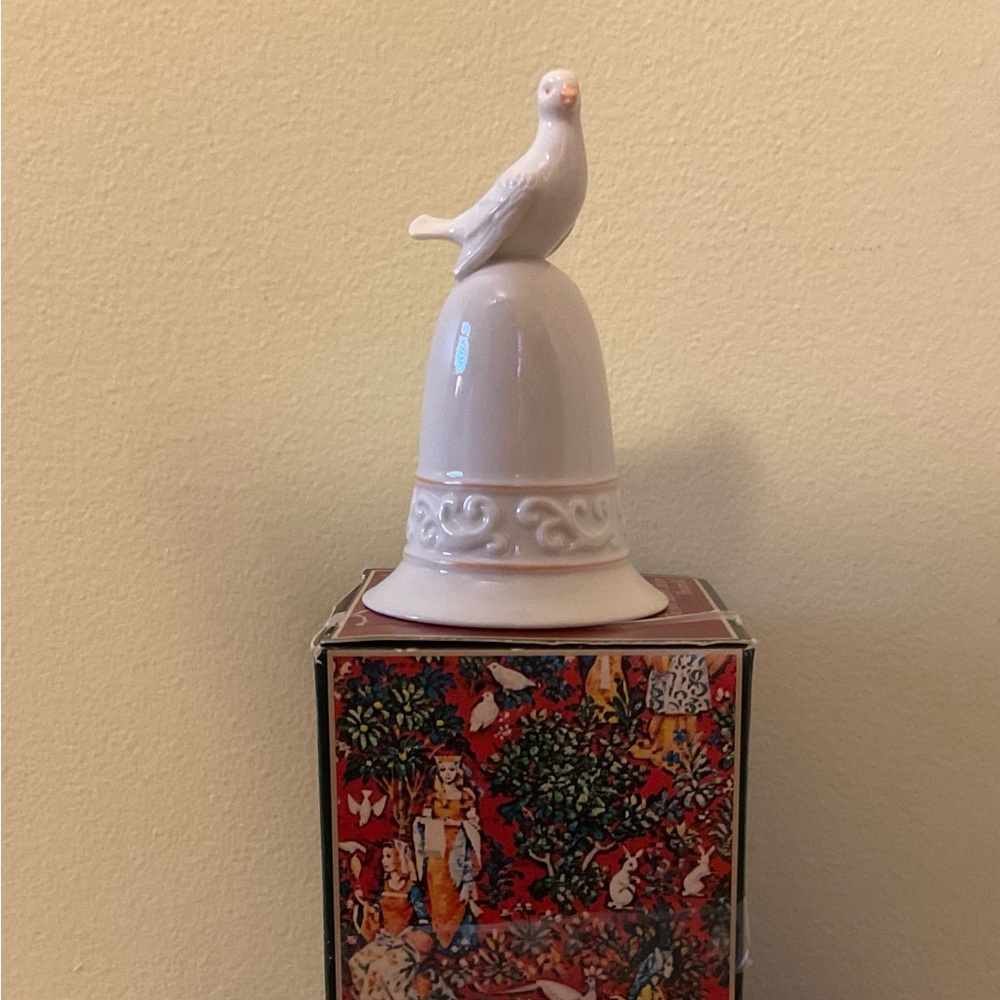 Avon White Ceramic Bell from The Tapestry Collection